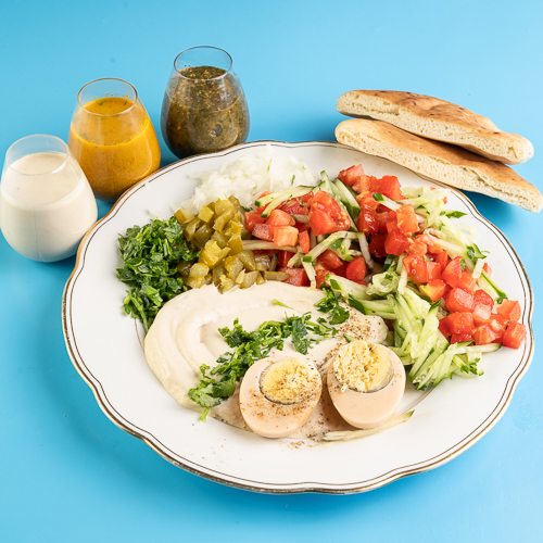 סלט עם חומוס